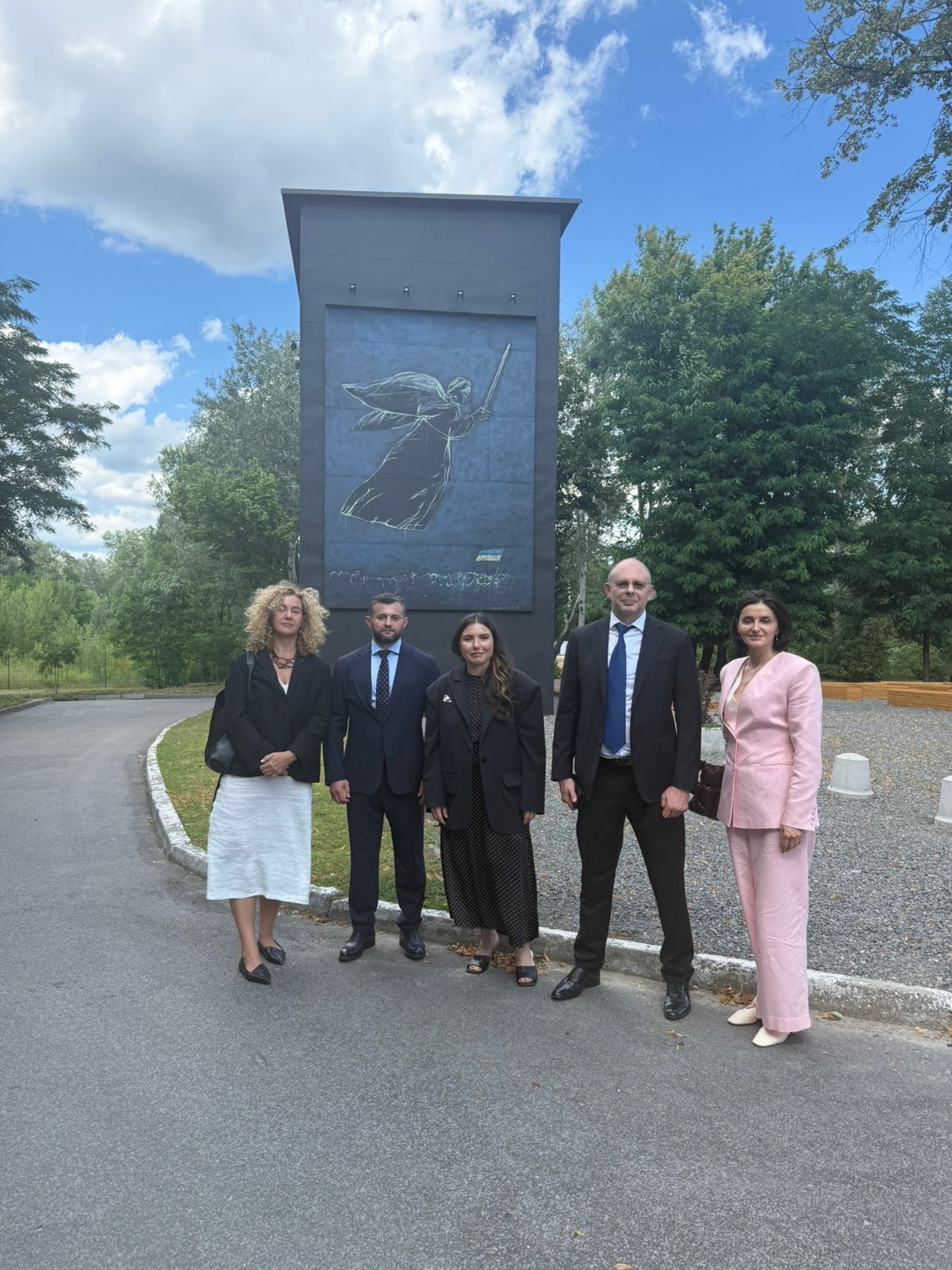 Foreign Ministers of Ukraine and Israel Honor Holocaust Victims at Babyn Yar
